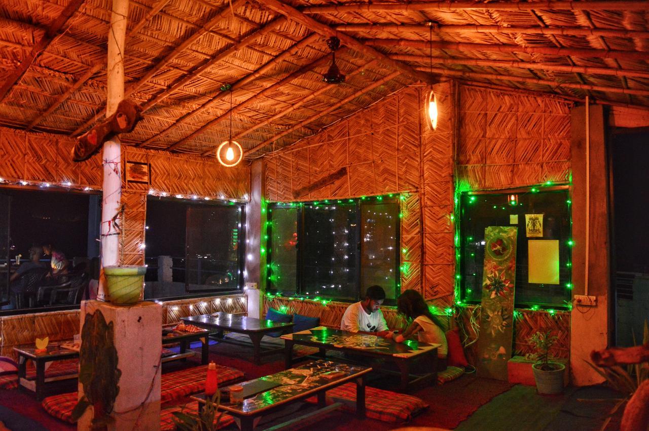 Skyard Rishikesh, Laxman Jhula Hostel Екстериор снимка