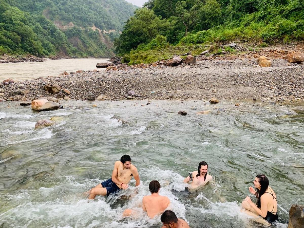 Skyard Rishikesh, Laxman Jhula Hostel Екстериор снимка